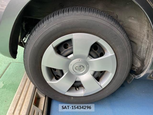 Toyota SIENTA 2010-04 7620040-6