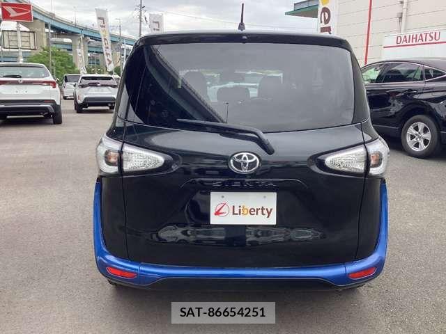 Toyota SIENTA 2016-03 7620033-10