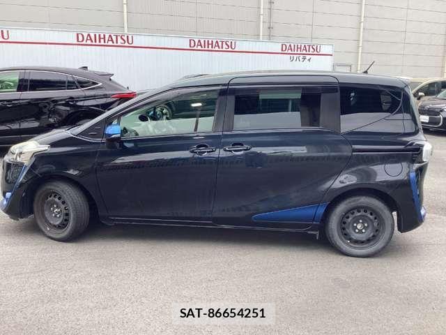 Toyota SIENTA 2016-03 7620033-11