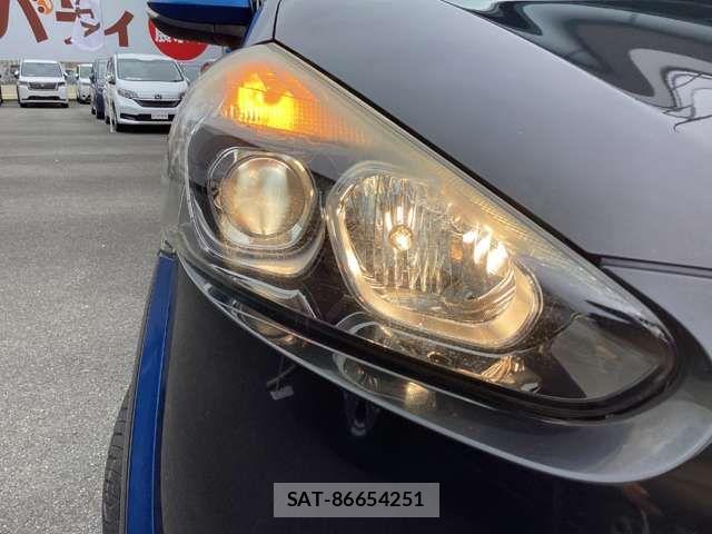 Toyota SIENTA 2016-03 7620033-15