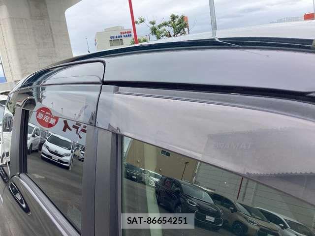Toyota SIENTA 2016-03 7620033-17