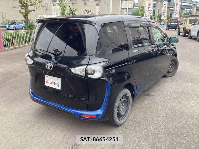 Toyota SIENTA 2016-03 7620033-6