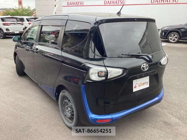 Toyota SIENTA 2016-03 7620033-7