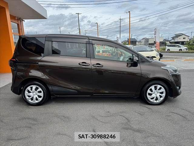 Toyota SIENTA 2017-09 7620007-10
