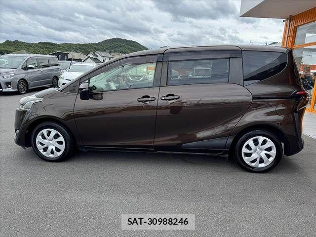 Toyota SIENTA 2017-09 7620007-11