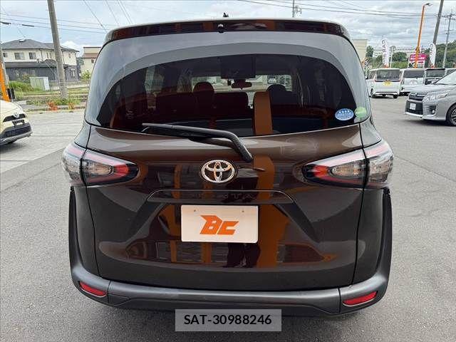 Toyota SIENTA 2017-09 7620007-13