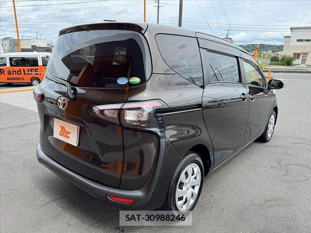 Toyota SIENTA 2017-09 7620007-14