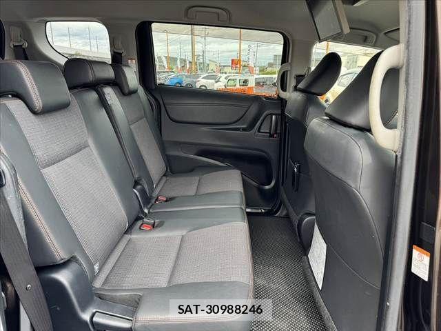 Toyota SIENTA 2017-09 7620007-16