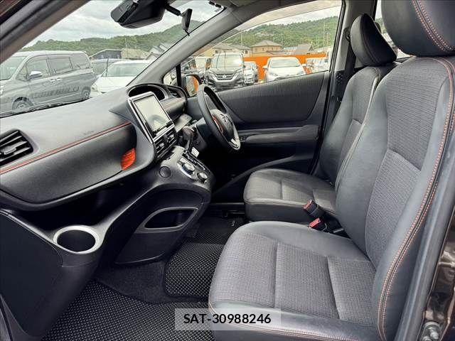 Toyota SIENTA 2017-09 7620007-17