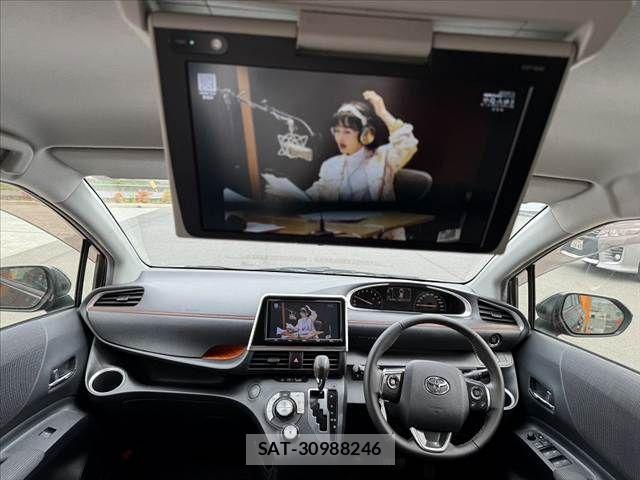 Toyota SIENTA 2017-09 7620007-1
