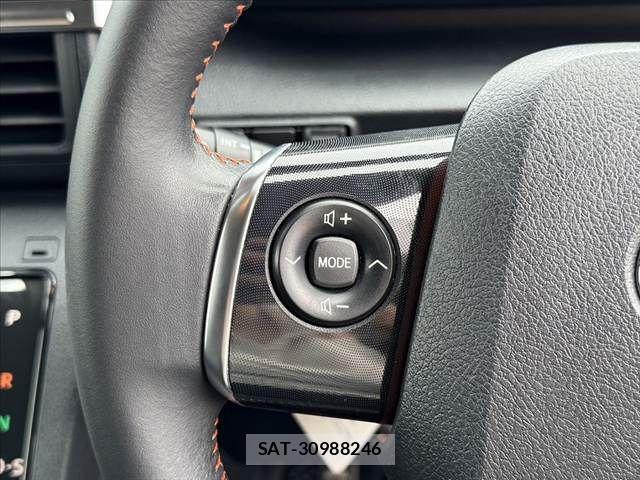 Toyota SIENTA 2017-09 7620007-25