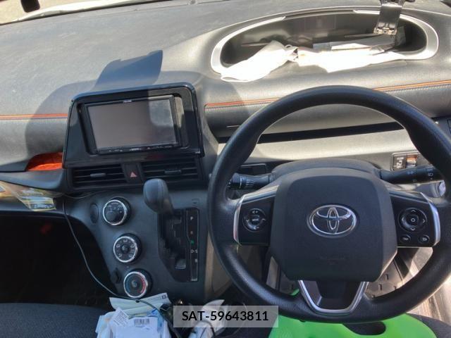 Toyota SIENTA 2018-04 7620034-17