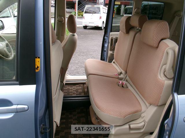 Toyota SIENTA 2012-01 7620035-15