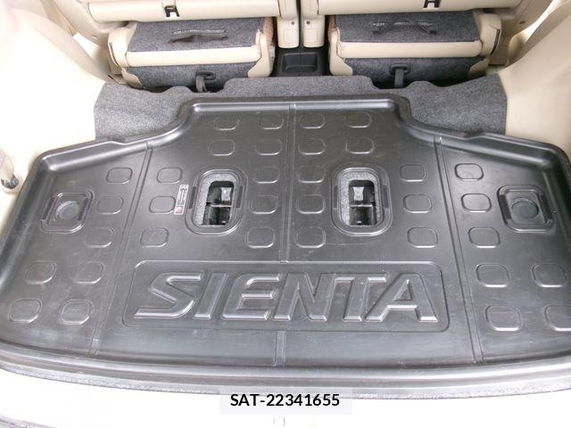 Toyota SIENTA 2012-01 7620035-17