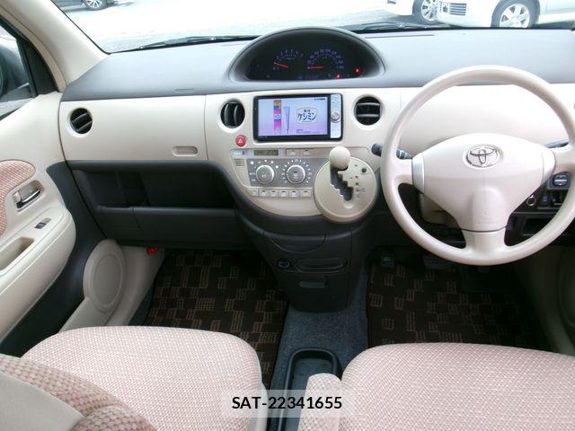 Toyota SIENTA 2012-01 7620035-1