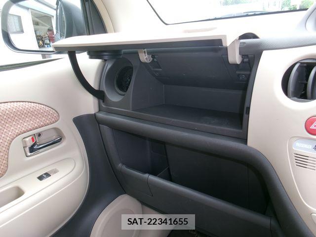 Toyota SIENTA 2012-01 7620035-24