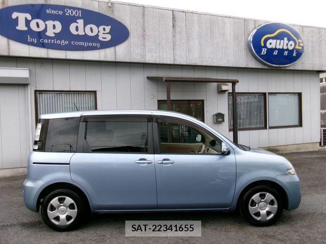 Toyota SIENTA 2012-01 7620035-7