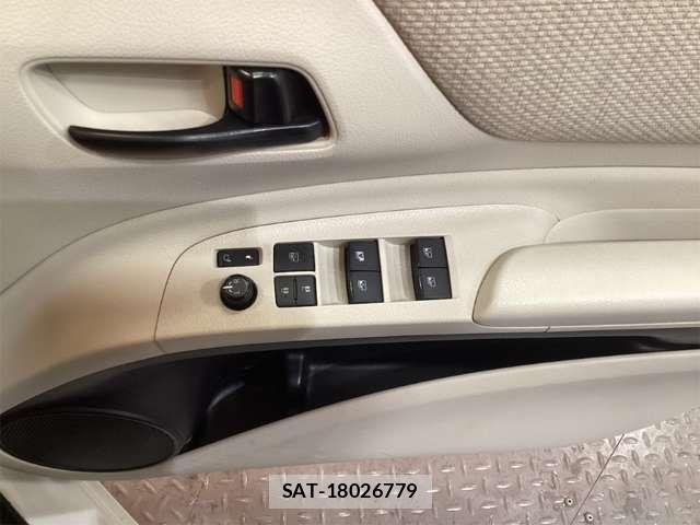 Toyota SIENTA 2017-03 7620032-19