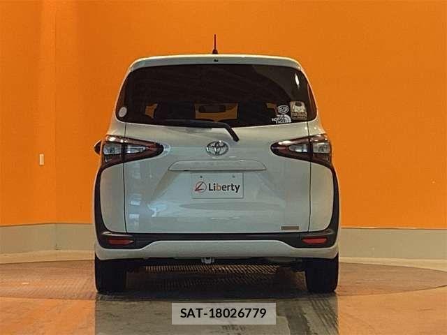 Toyota SIENTA 2017-03 7620032-8