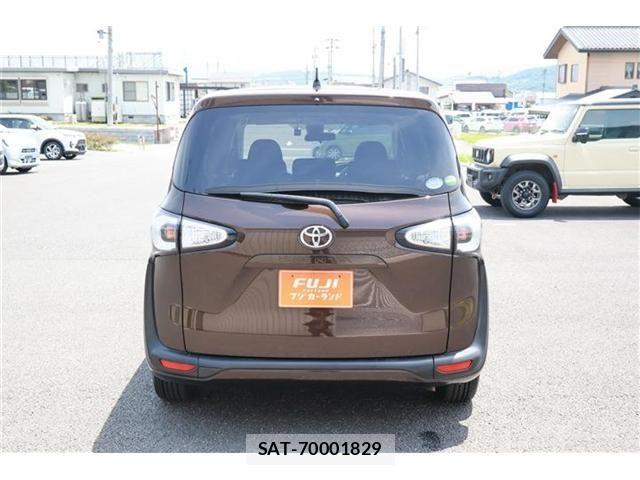 Toyota SIENTA 2016-06 7620004-16