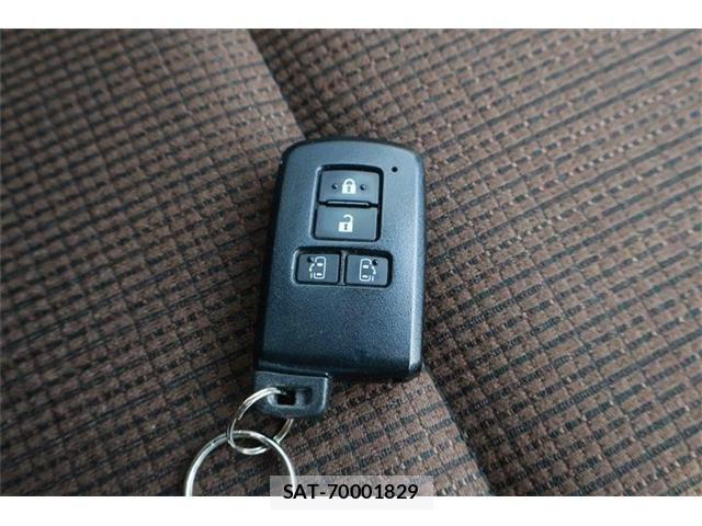 Toyota SIENTA 2016-06 7620004-22