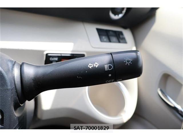 Toyota SIENTA 2016-06 7620004-26