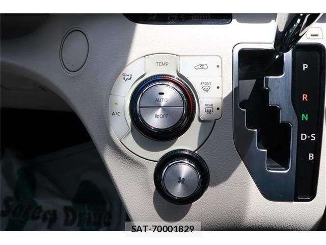 Toyota SIENTA 2016-06 7620004-29