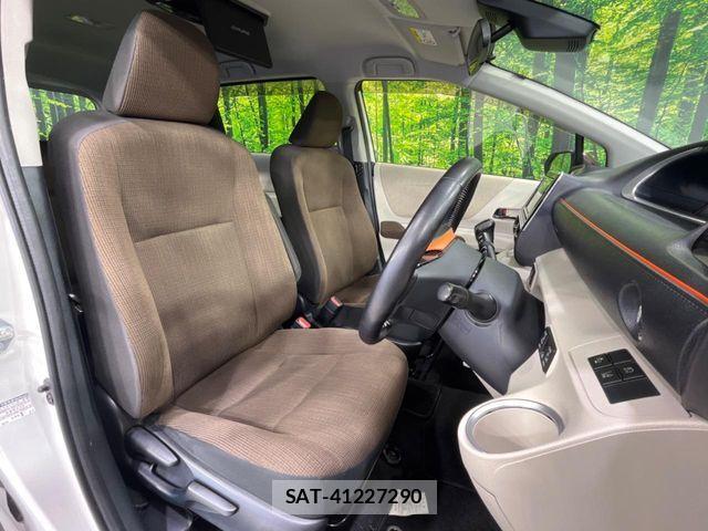 Toyota SIENTA 2015-07 7620024-8