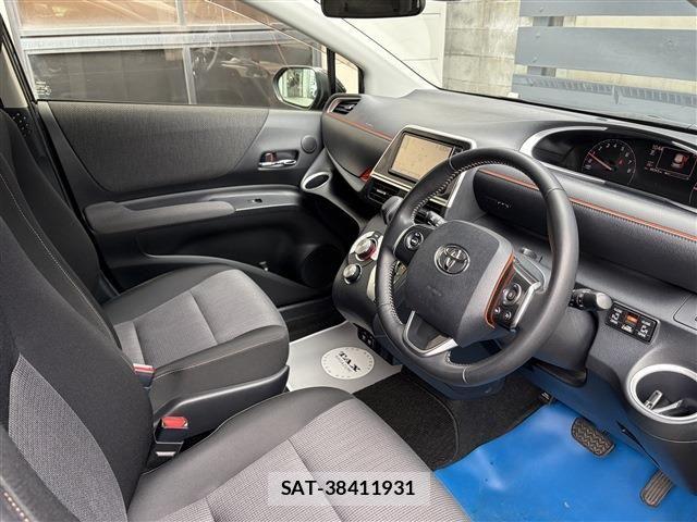 Toyota SIENTA 2018-10 7620005-11