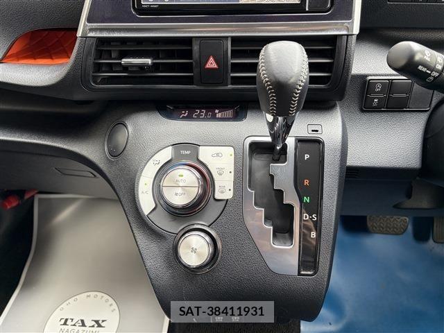 Toyota SIENTA 2018-10 7620005-23