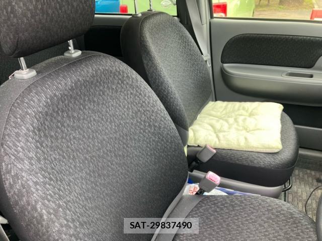 Toyota SIENTA 2012-04 7620036-4