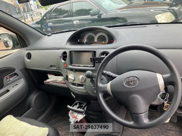 Toyota SIENTA 2012-04 7620036-6