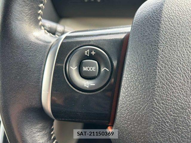Toyota SIENTA 2016-08 7620028-11