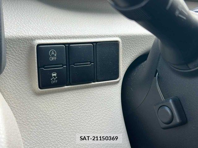 Toyota SIENTA 2016-08 7620028-16