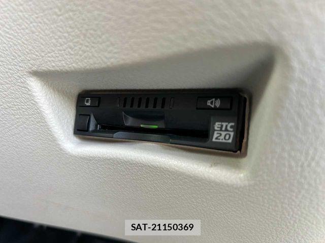 Toyota SIENTA 2016-08 7620028-17