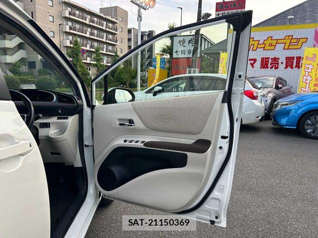 Toyota SIENTA 2016-08 7620028-19