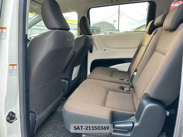 Toyota SIENTA 2016-08 7620028-24