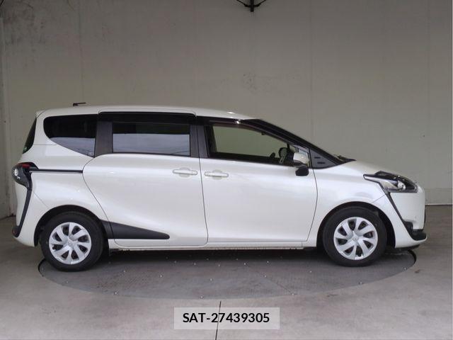 Toyota SIENTA 2017-11 7620025-18