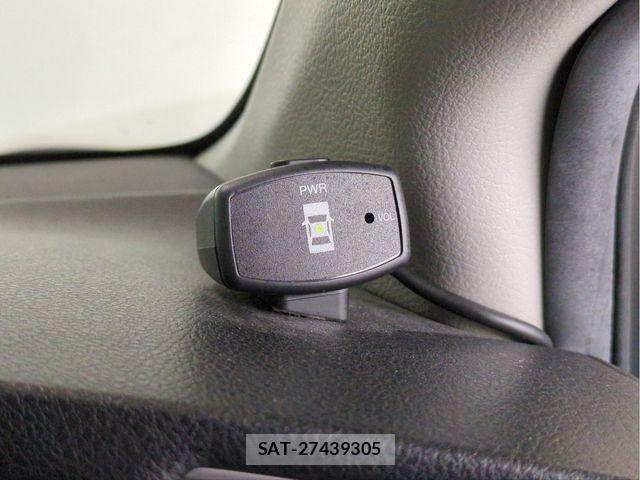 Toyota SIENTA 2017-11 7620025-27