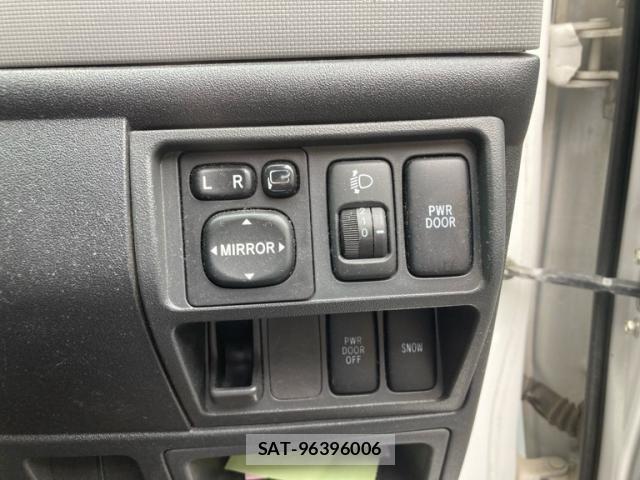 Toyota SIENTA 2005-07 7620042-22