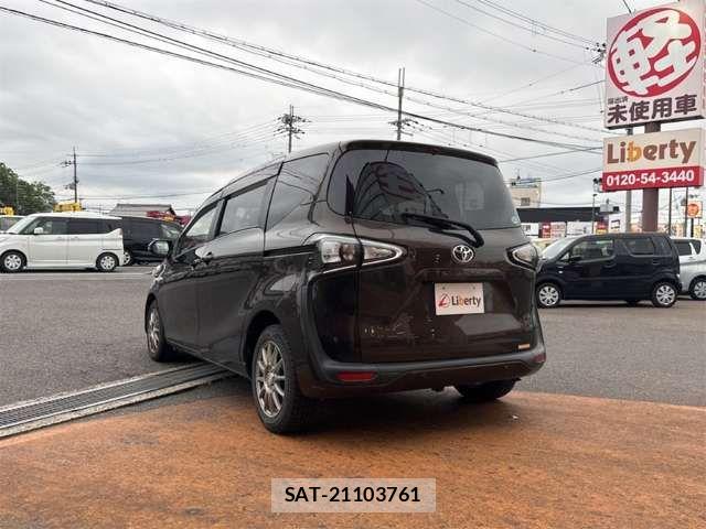 Toyota SIENTA 2018-12 7620016-10