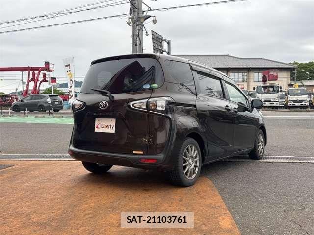Toyota SIENTA 2018-12 7620016-8