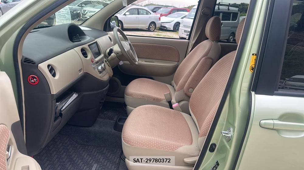 Toyota SIENTA 2011-10 7491216-10