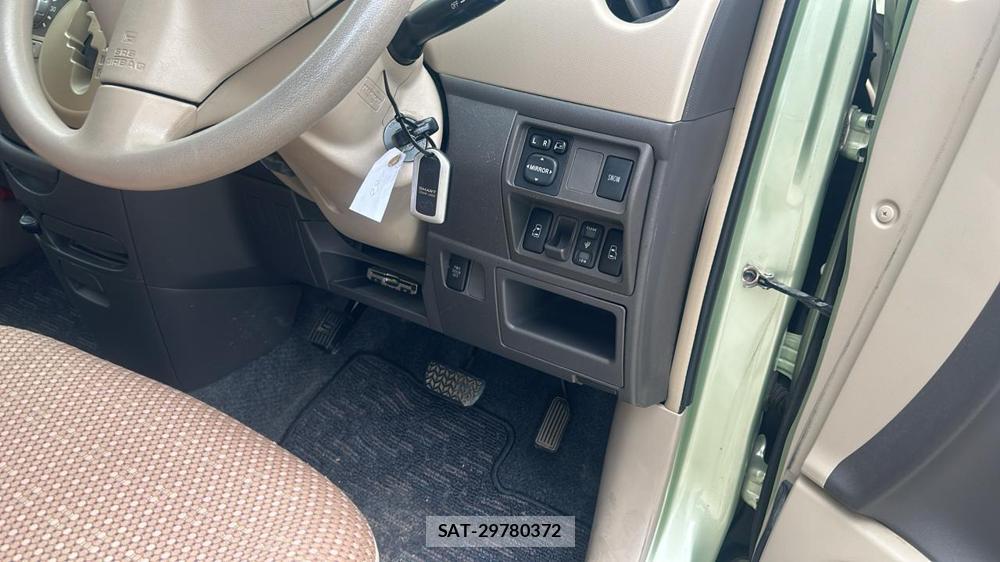 Toyota SIENTA 2011-10 7491216-15