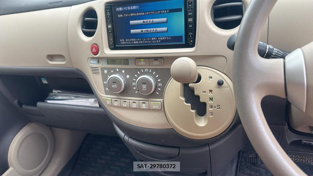 Toyota SIENTA 2011-10 7491216-18