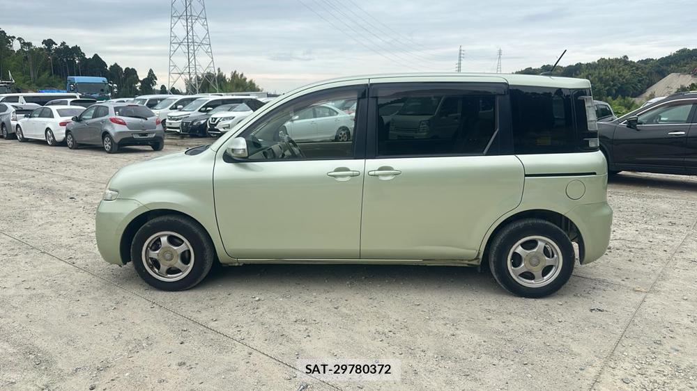 Toyota SIENTA 2011-10 7491216-1