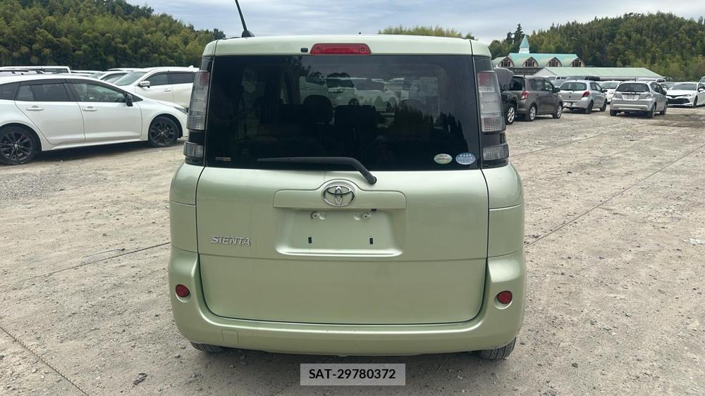 Toyota SIENTA 2011-10 7491216-3