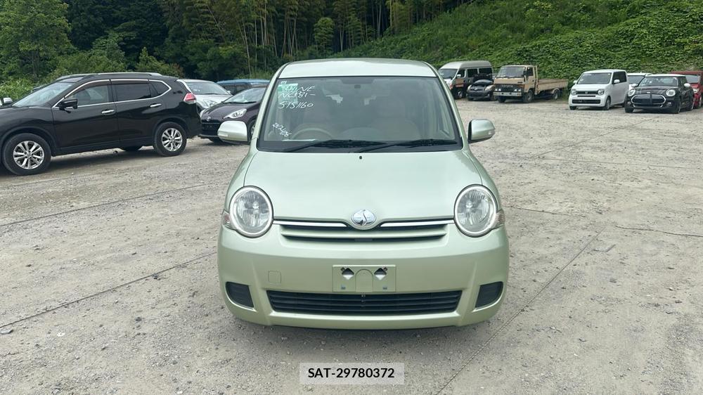 Toyota SIENTA 2011-10 7491216-7