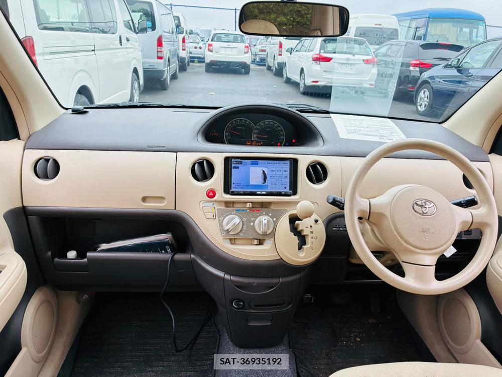Toyota SIENTA 2010-03 7348066-12
