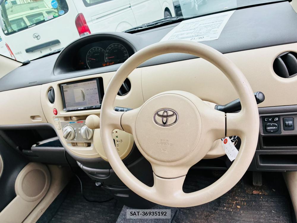 Toyota SIENTA 2010-03 7348066-14